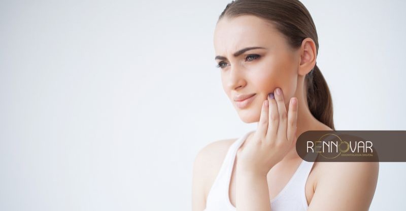 SINAIS QUE SEU IMPLANTE DENTÁRIO ESTÁ COM PROBLEMAS.